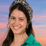 שירה_שור_במברגר-removebg-preview-300x266